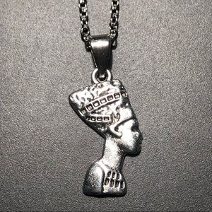 Nefertiti x Silver Pendant w/ Chain